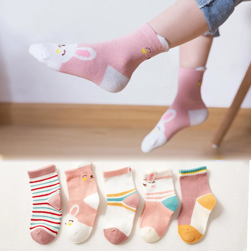 El nuevo bebé niños calcetines de algodón suave los Niños, Niñas, Bebé, puntos de la banda de dibujos animados Cute Animal calcetines de deporte de moda Otoño Invierno Don