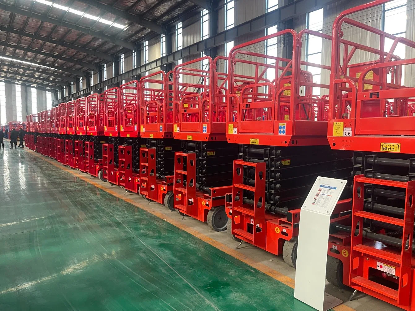 High quality/High cost performance Four Tires Trailer Electric Scissor Lift 500kg Hydraulic Lift Gtjz 6m 8m 10m 12m 14m 16m 320kg Hydraulic Lifting Equipment Self-Propelled Electric