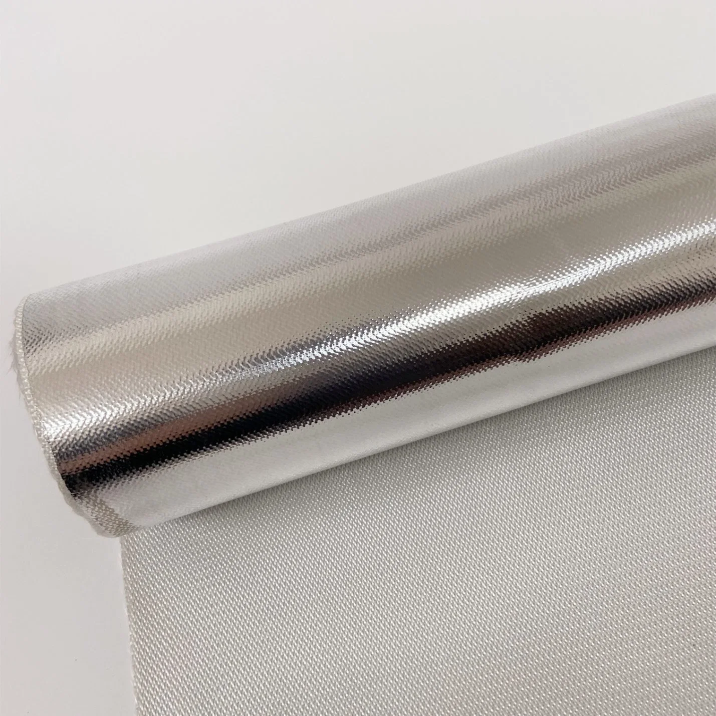 Resistente al agua resistente al calor de la lámina de aluminio plateado de tela de fibra de vidrio laminado ignífugo Textil de aislamiento térmico