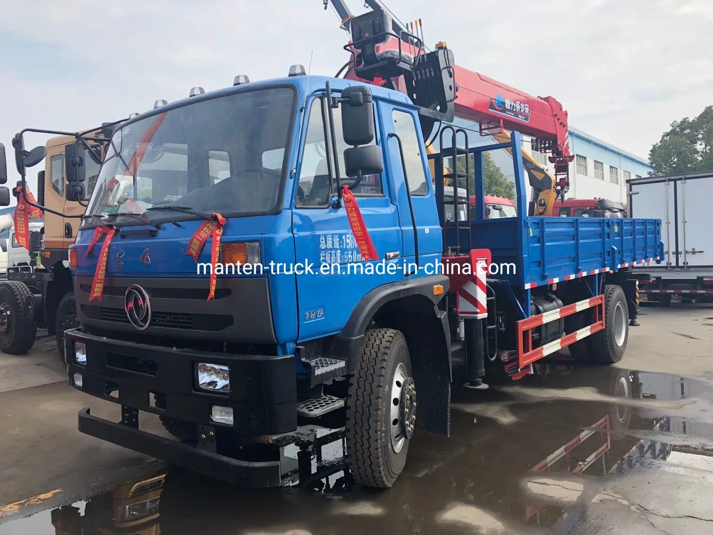 Dongfeng 5 Tons 6.3 Tons 8 Tons Hydraulic Telescopic Truck Mounted Crane for Sale