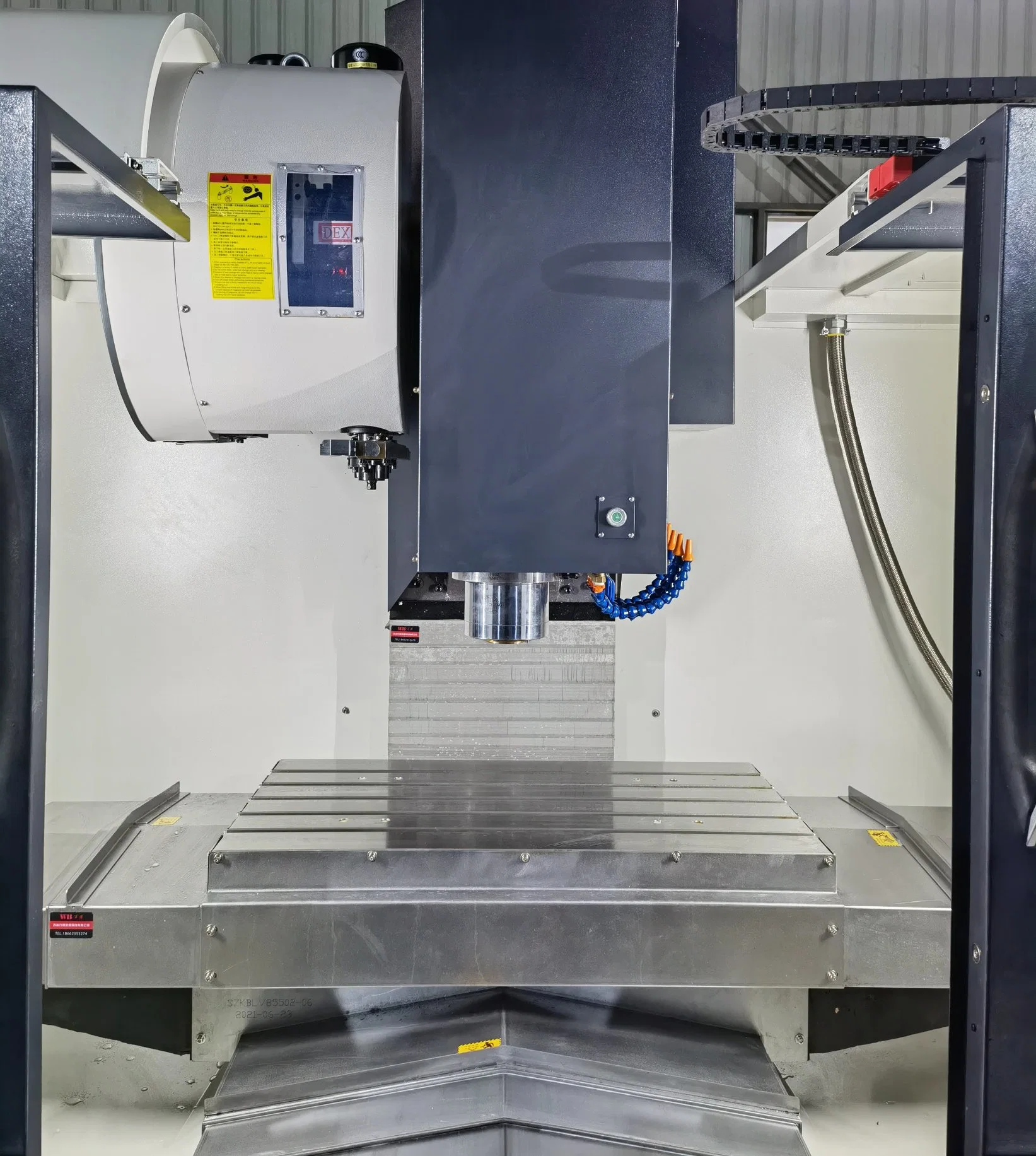 Centre d'usinage CNC de haute qualité, fraiseuse CNC avec technologie allemande (BL-V8/V11)