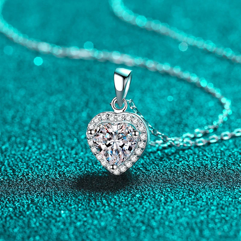 Personalização de amostras S925 Sterling Silver Love colar fêmea Mosang Stone Grupo indeposto clavícula Cadeia Jóias