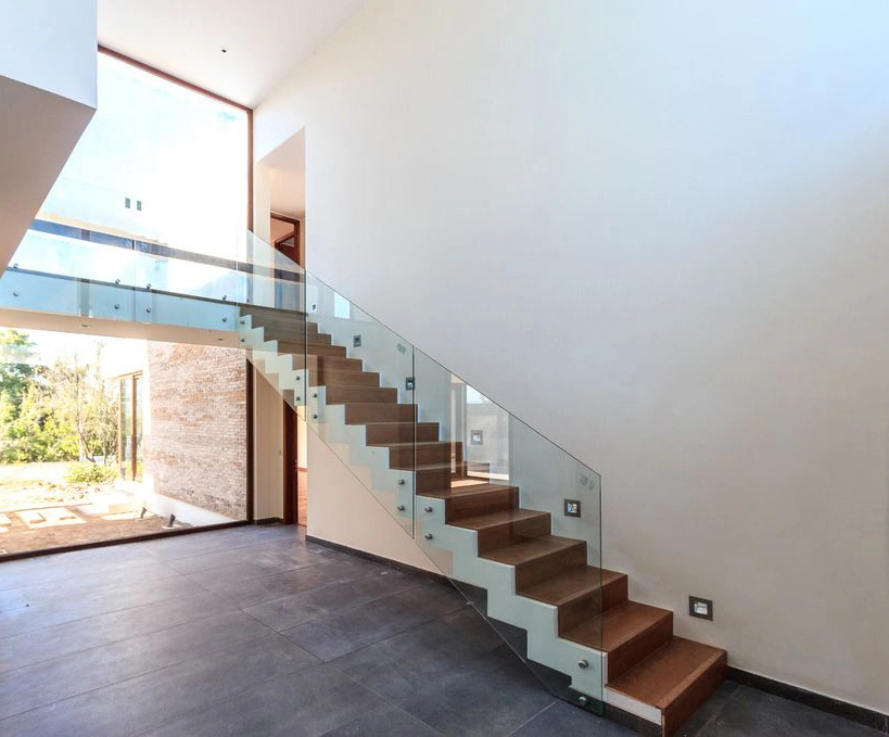 Structure en acier Custom escaliers Escalier rectiligne avec balustrade en verre