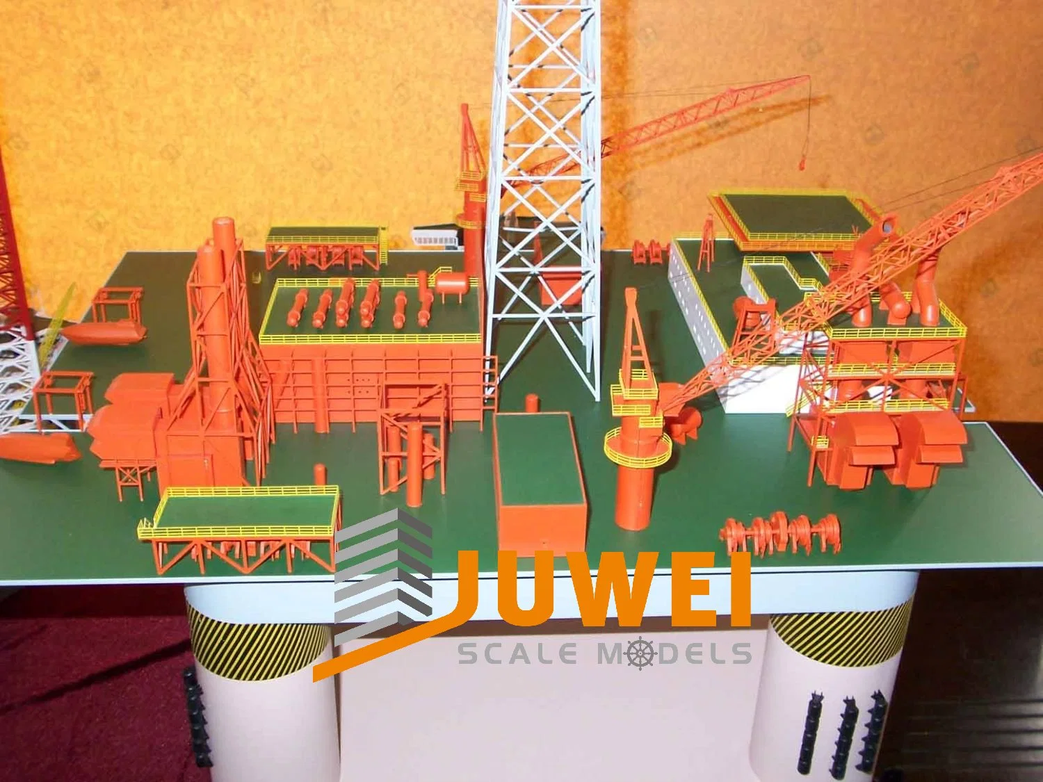 Miniature Scale Drilling Ship Model for Offshore Operation (JW-17)