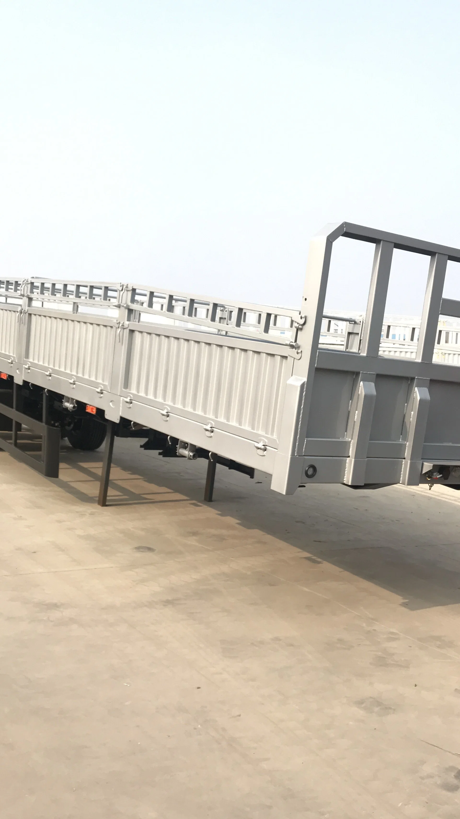 Cost-Effective Factory Price New Trailer 3 Axles New Transportation of Agriculture Products Fence Trailer and 4 Axles Cargo Fence Semi