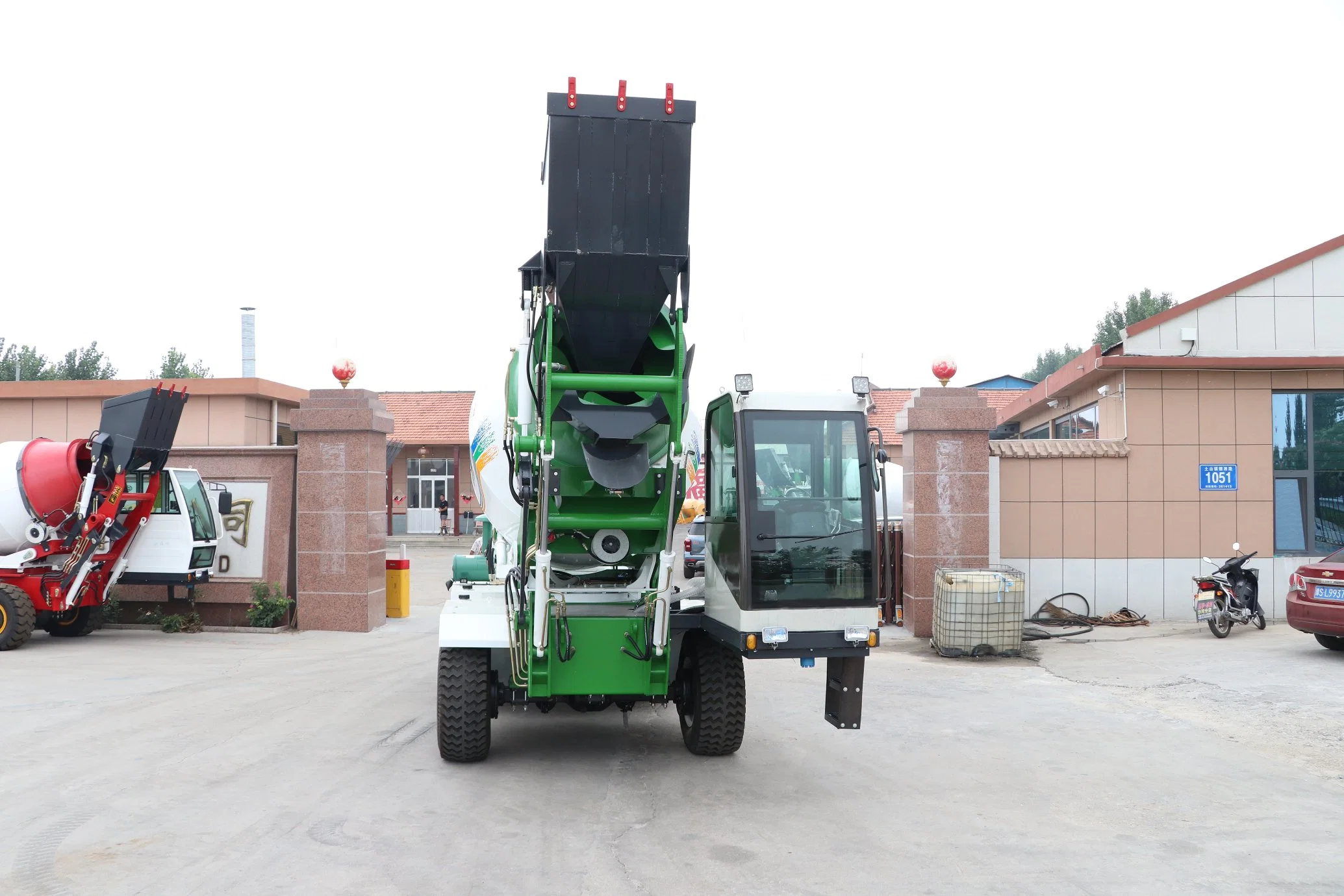 3.5cbm Heavy Self Loading Mobile Concrete Cement Mixer Construction Mixing Machine Machinery Truck