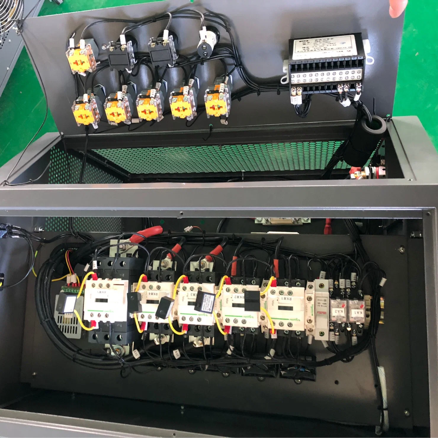 Automatic Battery Charing and Discharging