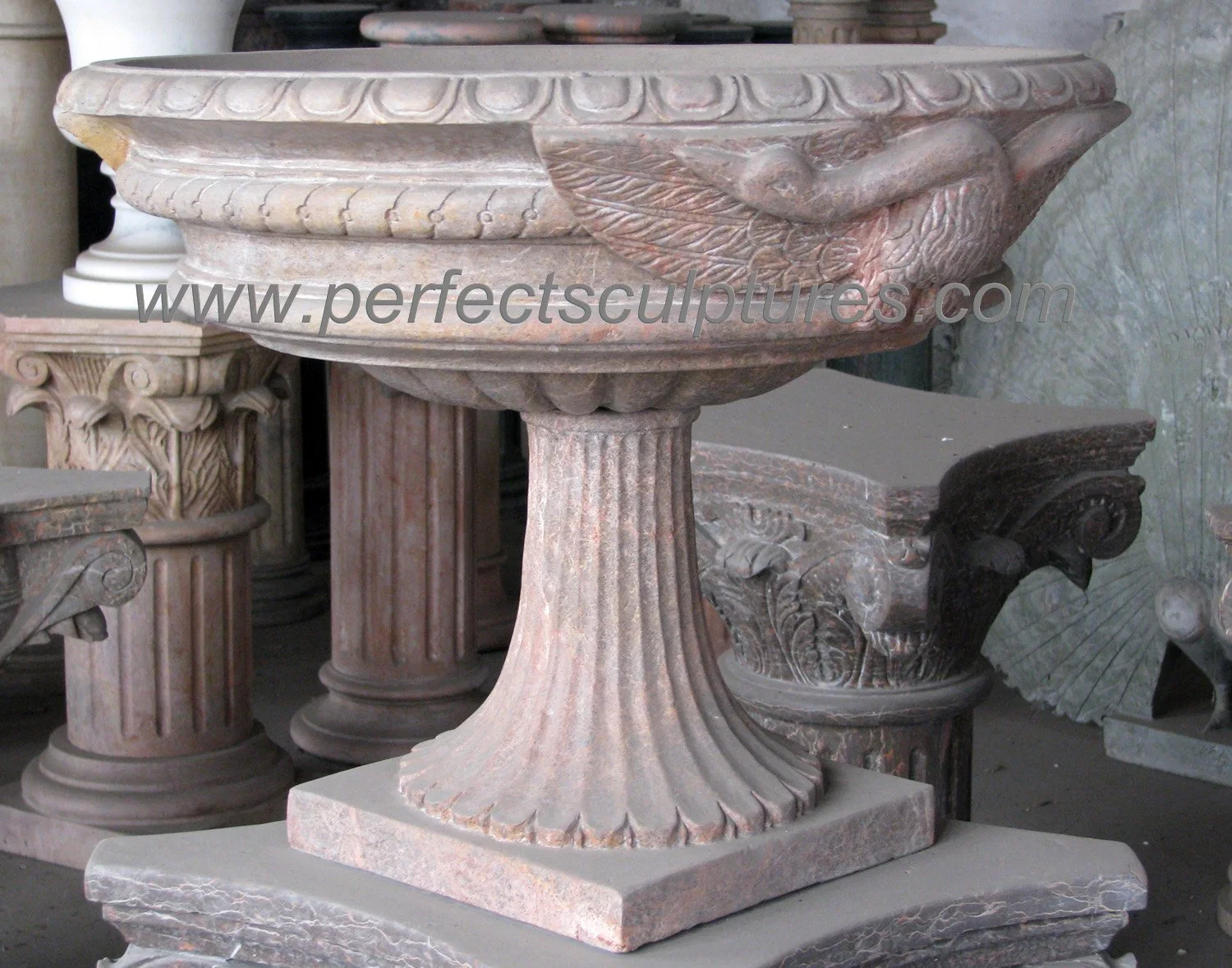 Home Decorative Antique Carved Stone Planter Marble Carving Flower Vase for Garden Ornament (QFP340)