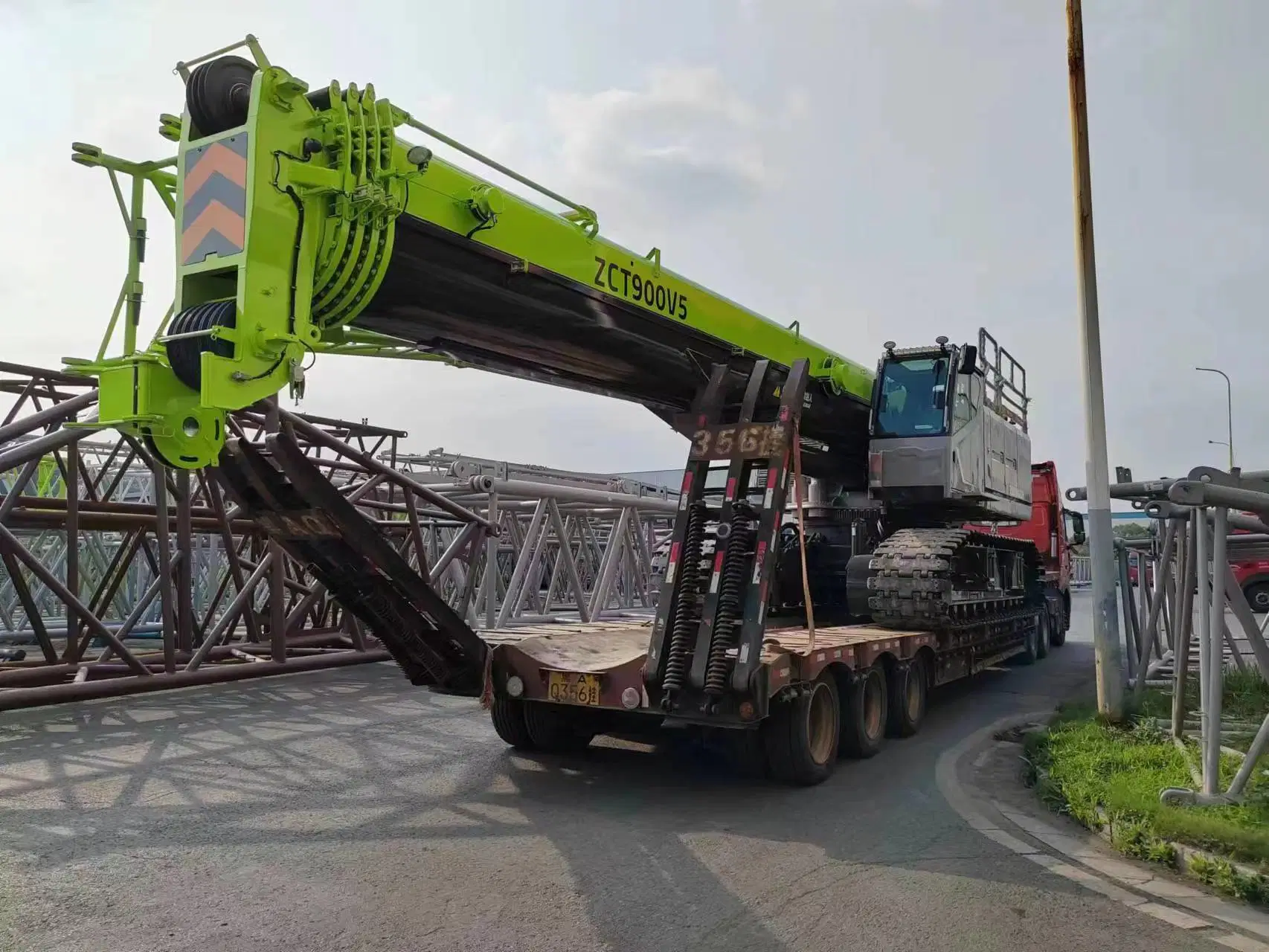 Zoomlion Zct900V 90 Ton Telescópico Boom grúa móvil de orugas en Existencias