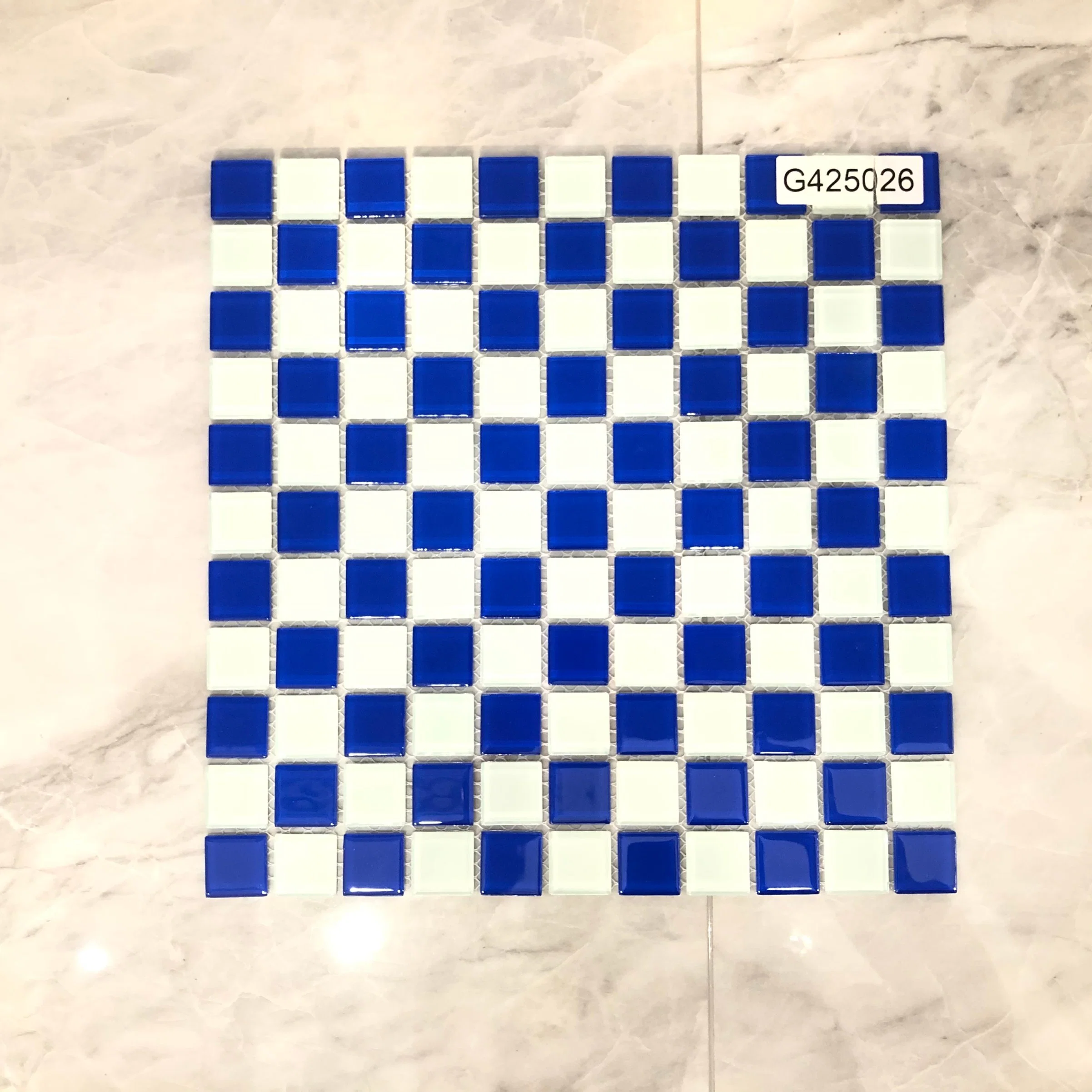 China Manufacturer Building Material Bathroom Kitchen Wall Tile Sticker Blue and White Crystal Glass Mosaics Decoration (G425026)