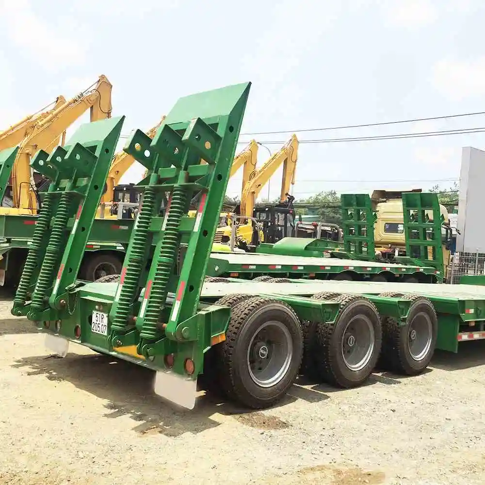 Tri-Axle 40 Ton Low Bed Semi Trailer Lowbed Trailer for Sale