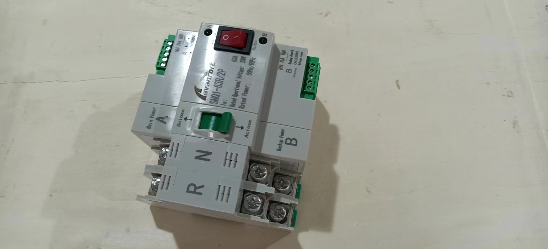 New Design Snq1-63r 2p /4p-63A DIN-Rail Mounted Type Double Power Source Automatic Transfer Switch