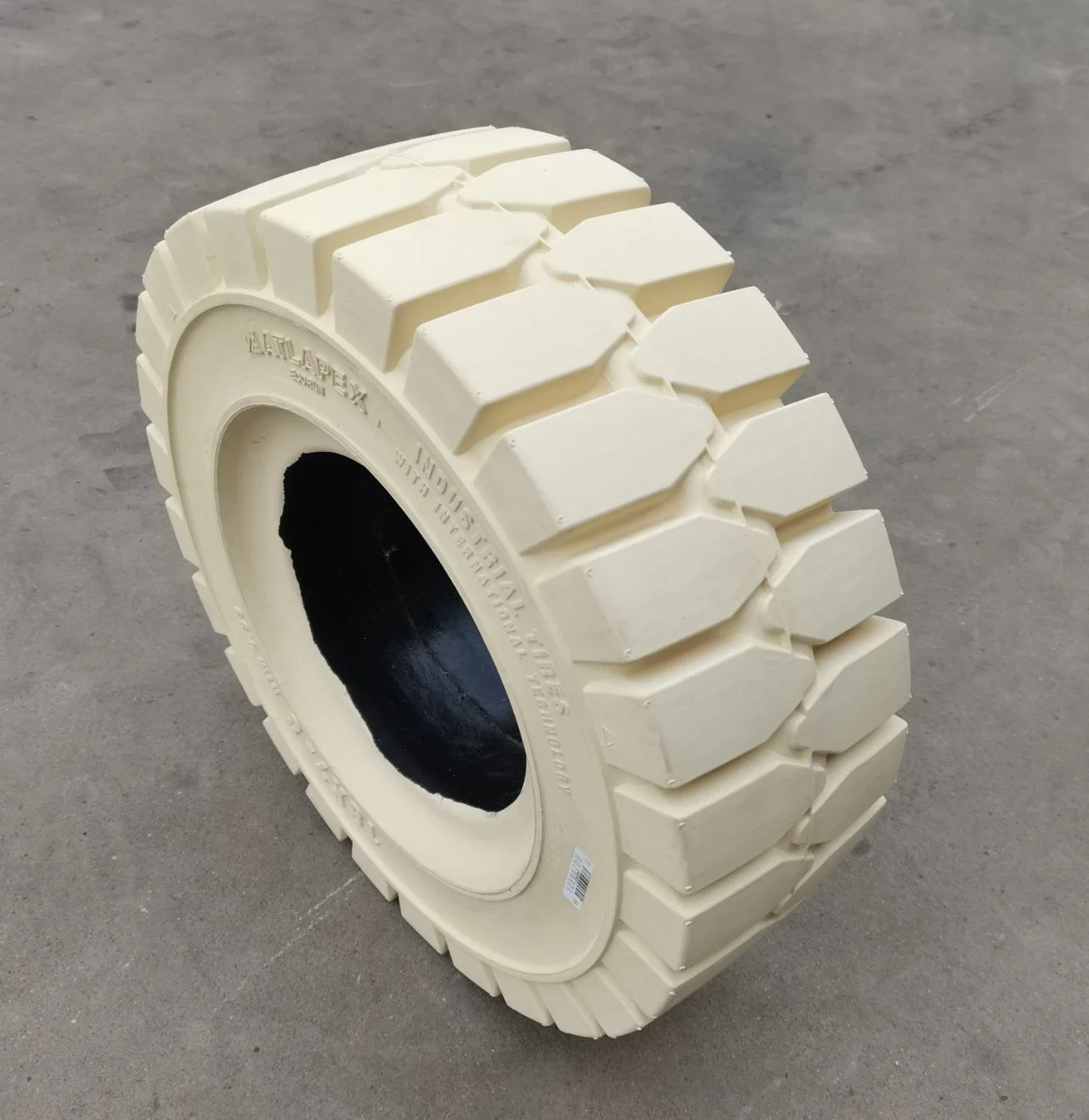 Electric Forklift Cushion Tires 18X7-8, 18X7-9 Forklift Steering Wheel Non-Marking Solid Rubber Tyres