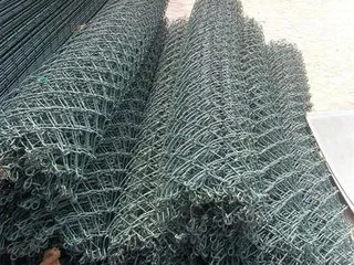 High quality/High cost performance Hot Dipped Galvanized Diamond Wire Mesh Used Chain Link Fence