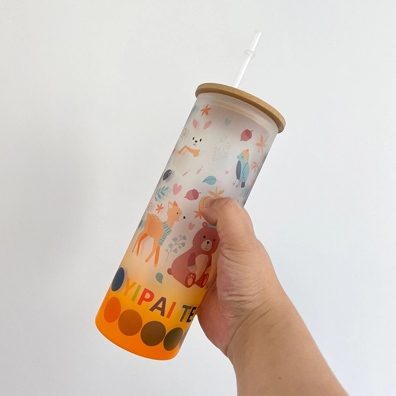 Listo para enviar DIY 25oz Sublimation en blanco recto gradiente congelado Color de cristal transparente mate con tapa de bambú y plástico Paja para impresión en caliente