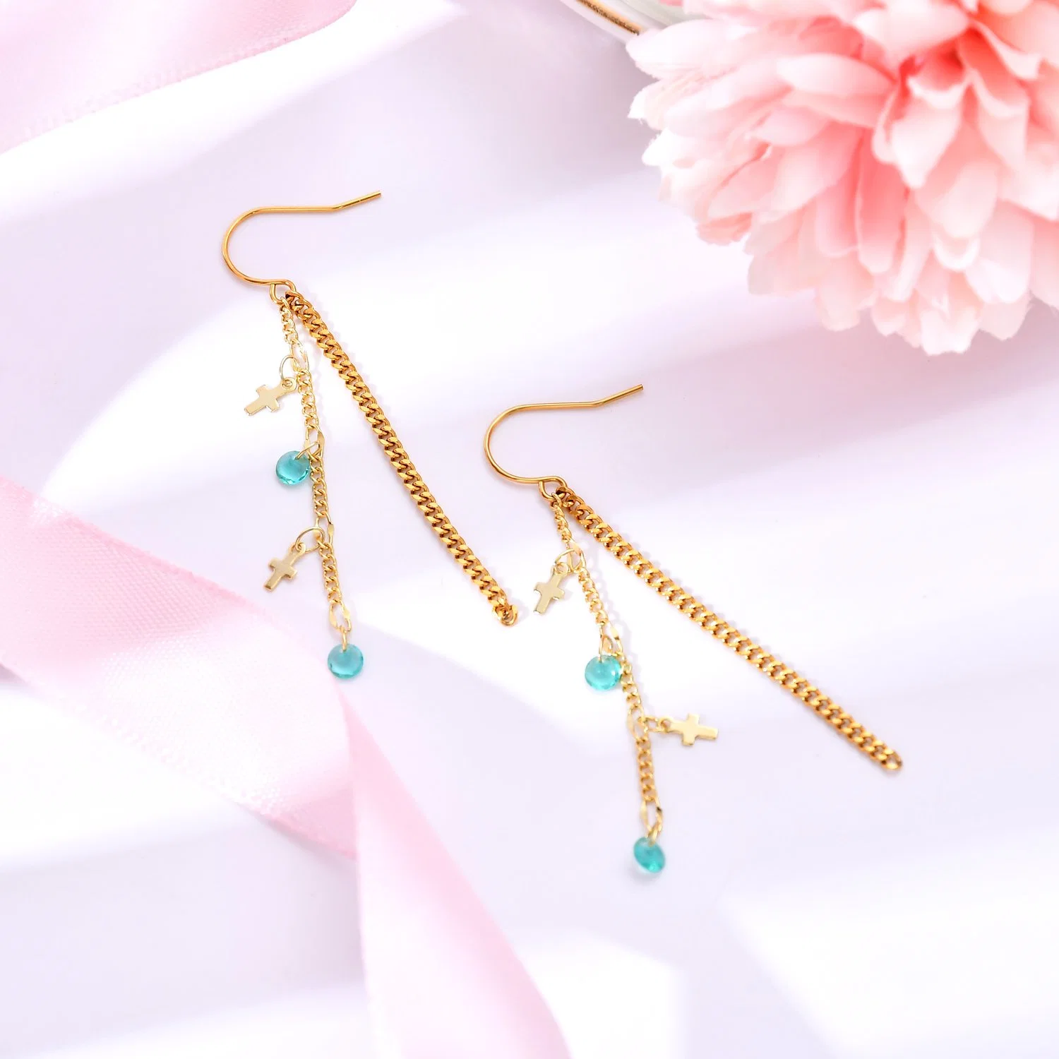 New Arrive Factory Wholesale/Supplier Stainless Steel Jewellery Fashion Shining Gold Plated Earring with Stone and Cross
