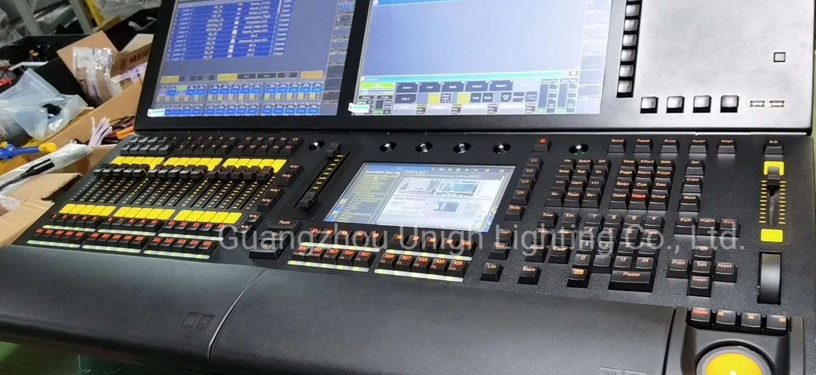 Lighting Console with Stable Quality and Industrial Touch Screen