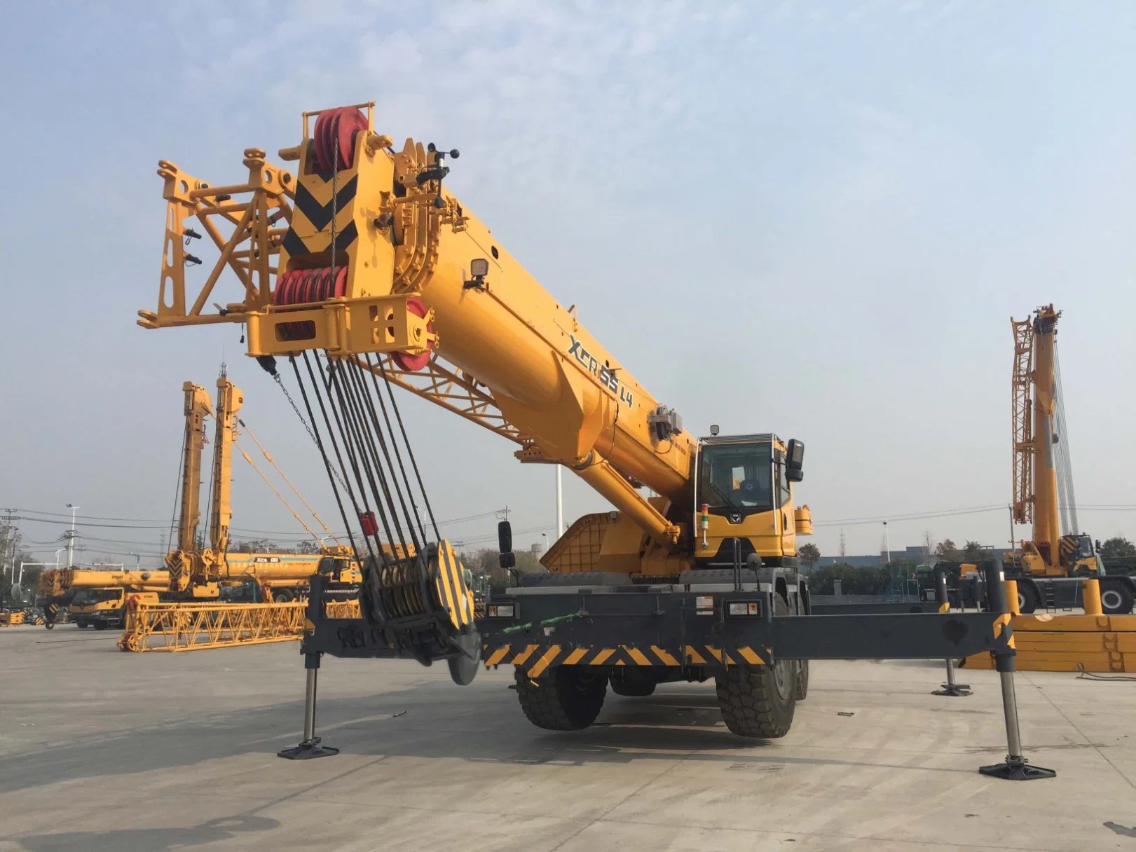 XCMG Official Manufacturer 50 Ton Rough Terrain Crane Xcr55L4 China Hydraulic Mobile New 4 Wheel Rough Terrain Crane Machine for Sale