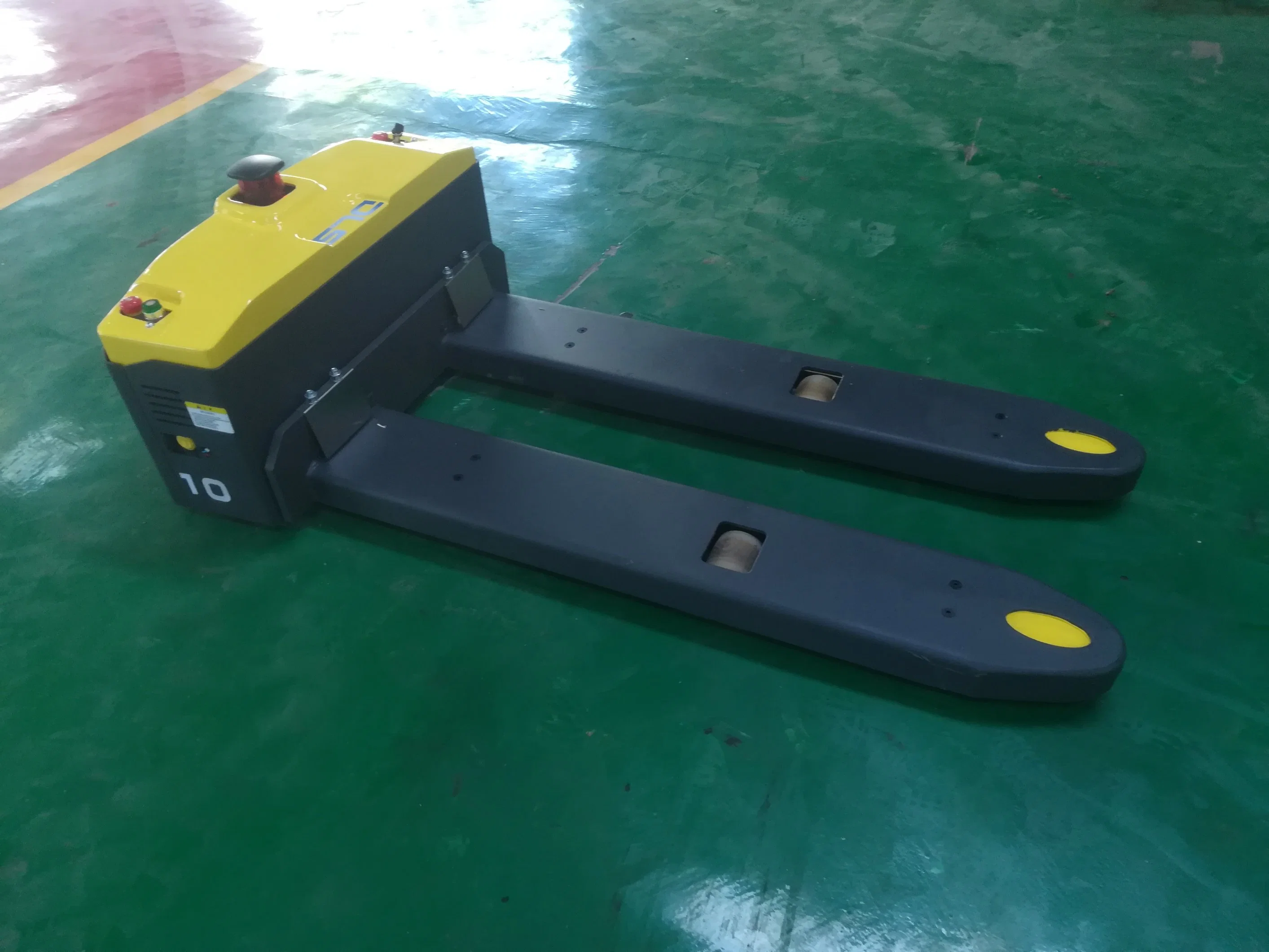 500kg10000kg Automtaic Forklift Robotpallect Truck for Automatic Production Line with Automatic Door