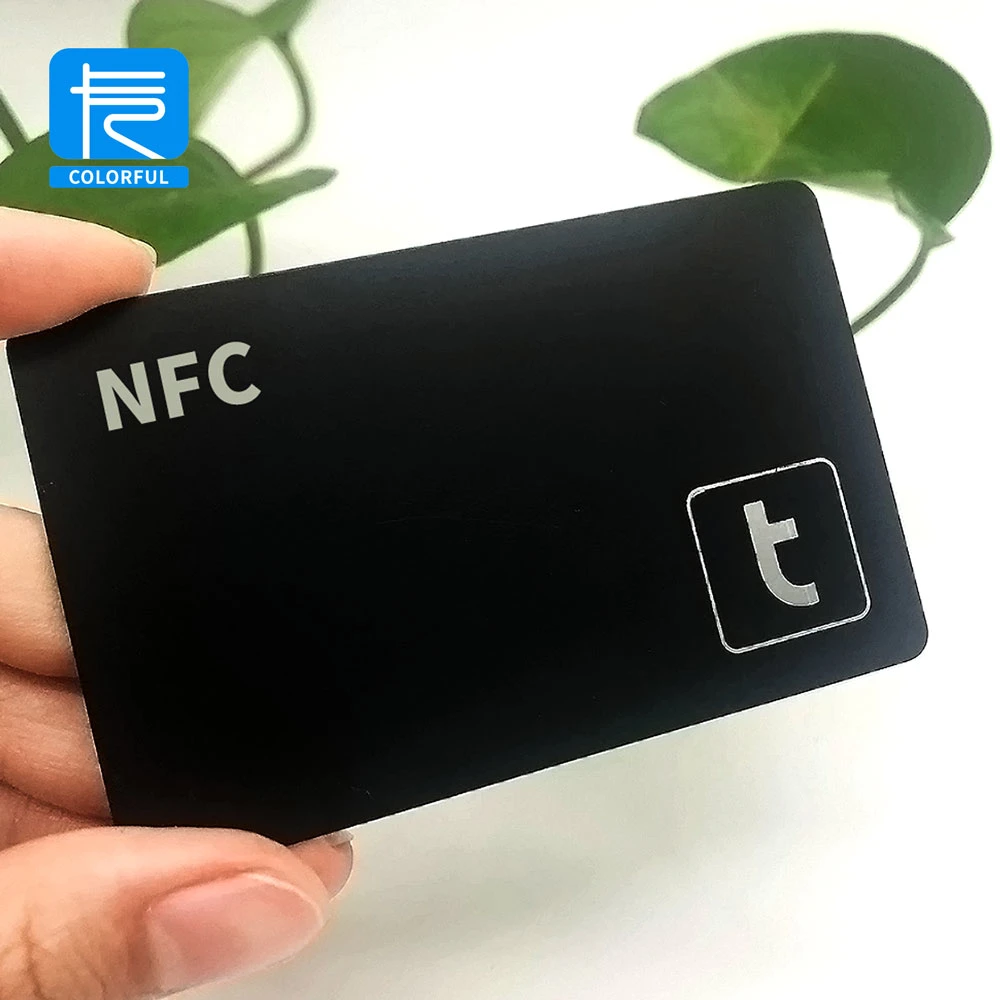 Fabricantes da China Custom High-Quality Programmable Black Printable Smart NFC RFID Visite o Test Social Media Business Card