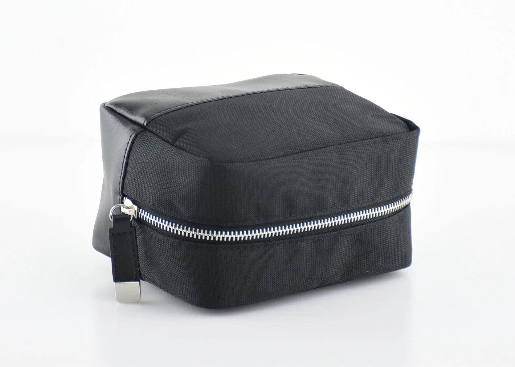 Promotional/Fashion Label Printing Zipper Toiletry Case Cosmetic Bags for Camping/Traveling/Professional/Household/