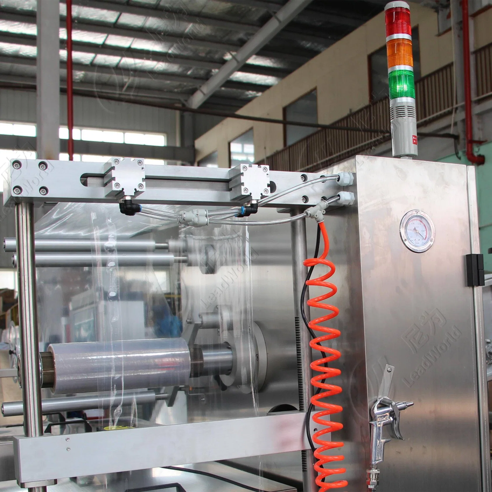 Fully Automatic Servo Motor Drive System Vacuum Thermoforming Packaging Machine for Plastic Film Food