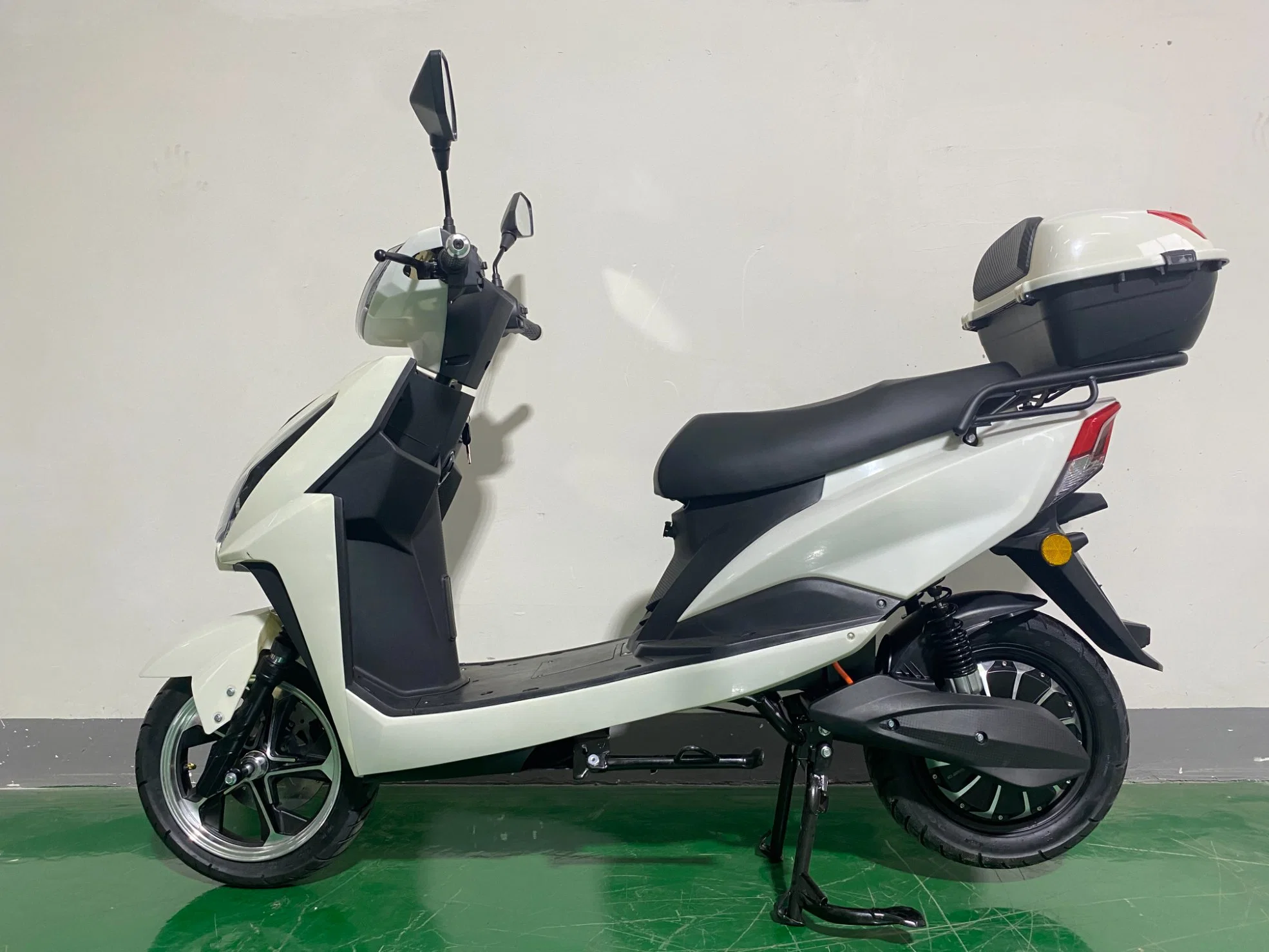 China Manufacturer High Speed Cheap EEC Electric Scooter