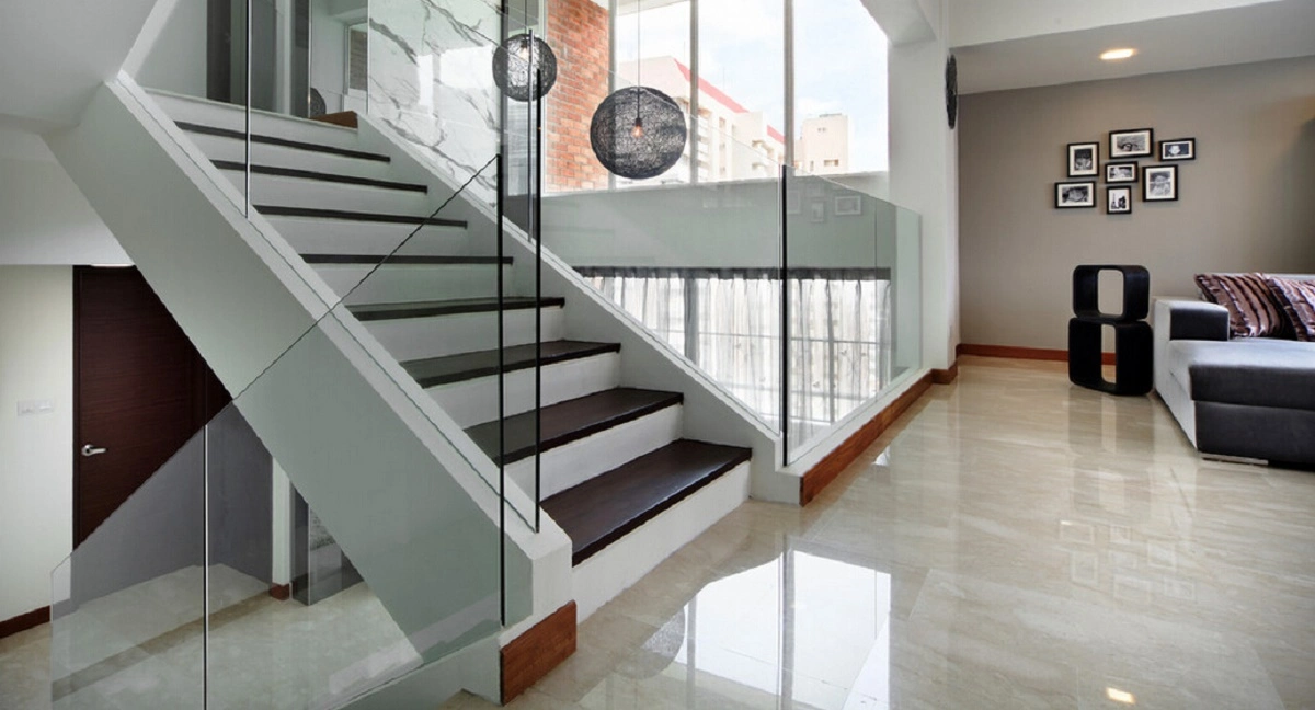 Hot Sale 304/316 Stainless Steel Keel Staircase with Solid Wood Steps