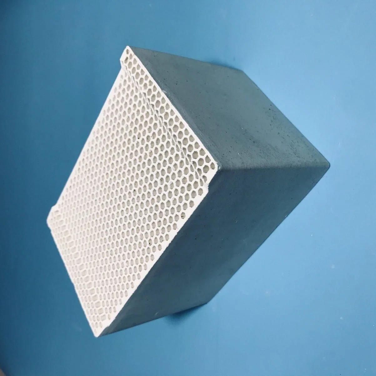 High Porosity Customized Honeycomb Ceramic Proppant for Ndustrial Ceramic