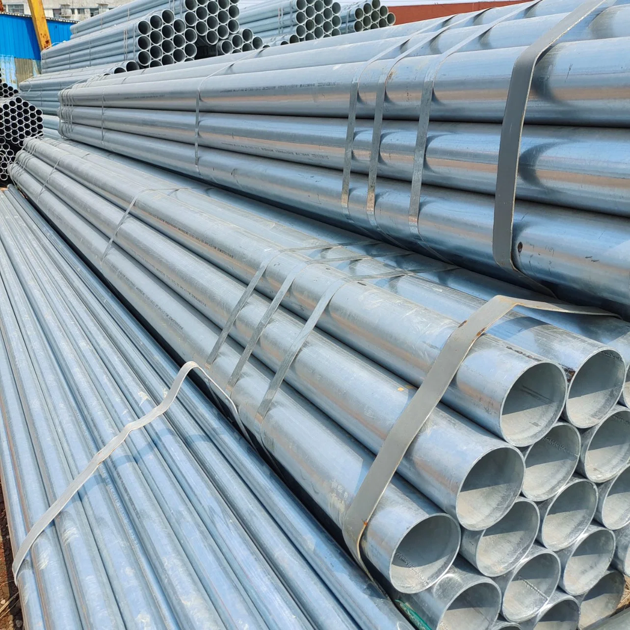 Galvanized Steel Round Pipe Hot Dipped Black Painted Pre Galvanized Square Rectangular Profiles Hollow Section Shs Chs Rhs Steel Tube for Building Materials