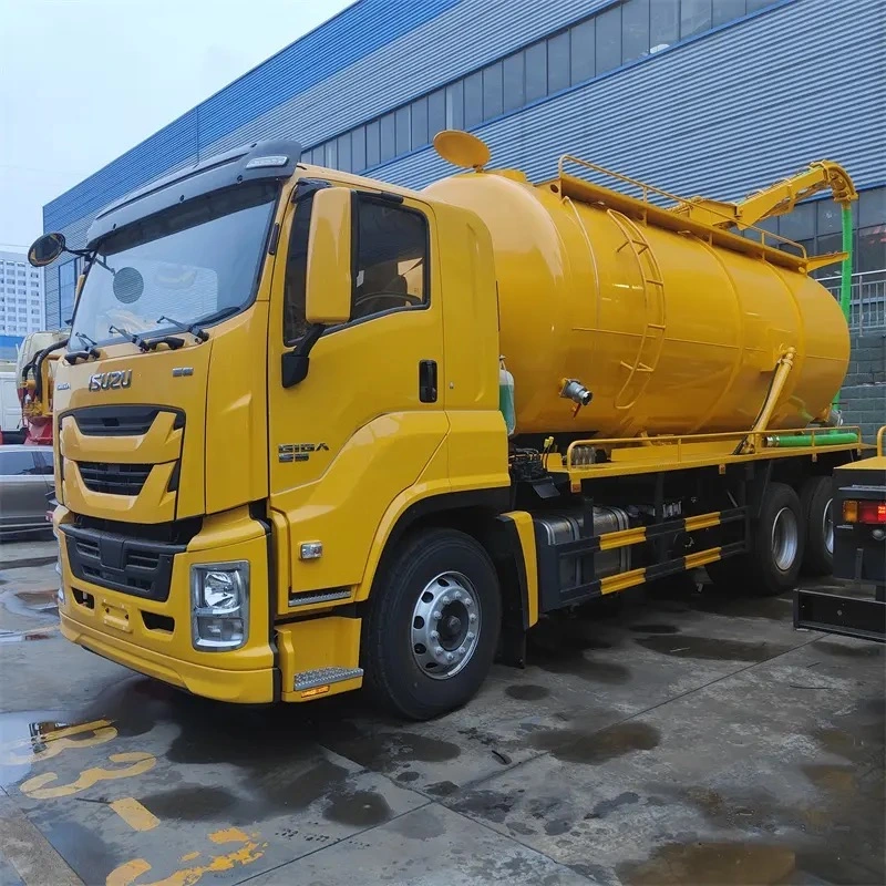 Japanese Brand 6X4 High Pressure Cleaning Sewage Vacuum Truck