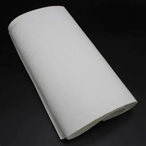 Buen precio Kaowool Soluble impermeable de aluminio horno Bio 1400c papel de fibra cerámica