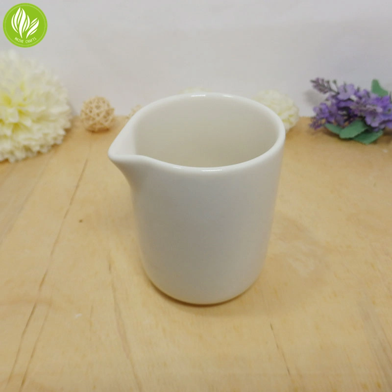 High quality/High cost performance  Porcelain Massage Candle Jar with Spout for Personal Care