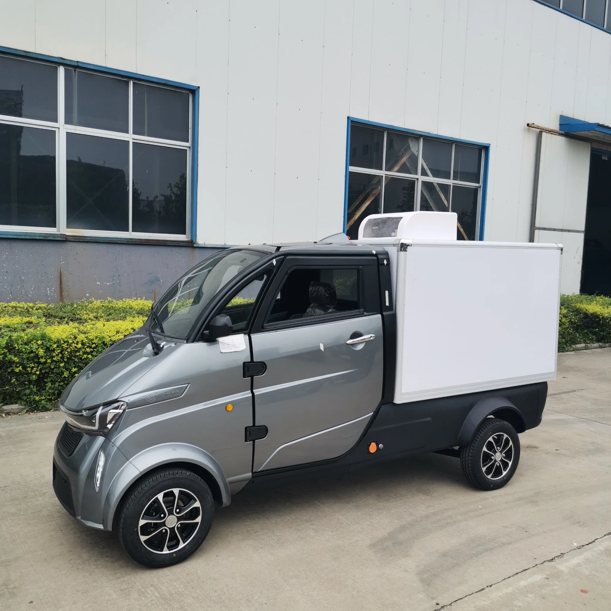 Runhorse 4 Wheel Small Electric Cold-Chain Seafood Delivery Van