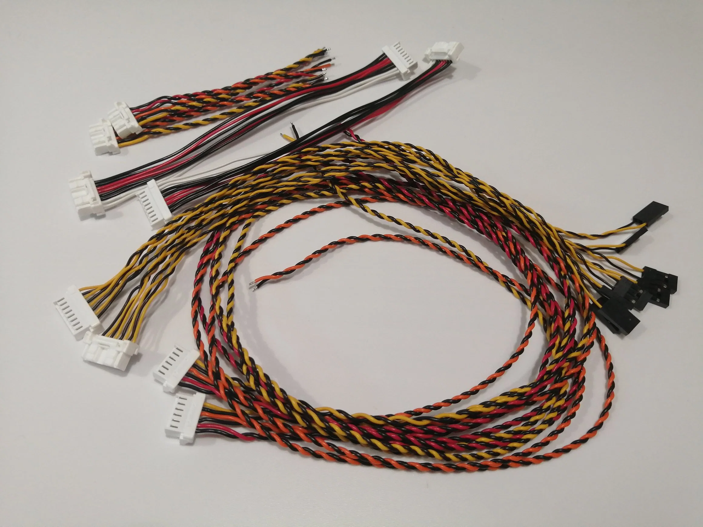 Molex 502439-0800 Faisceaux de câblage personnalisés Taille de brin de cuivre 0,08 mm Harnais de câblage ultra flexible pour avions / Multirotors / Avions VTOL Fabriqué en Chine.