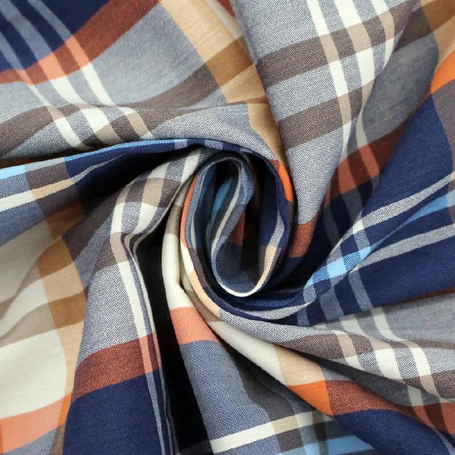 La Turquie Marché tissu Venecia chaud pour la vente de fils teints shirt 100% coton de tissu