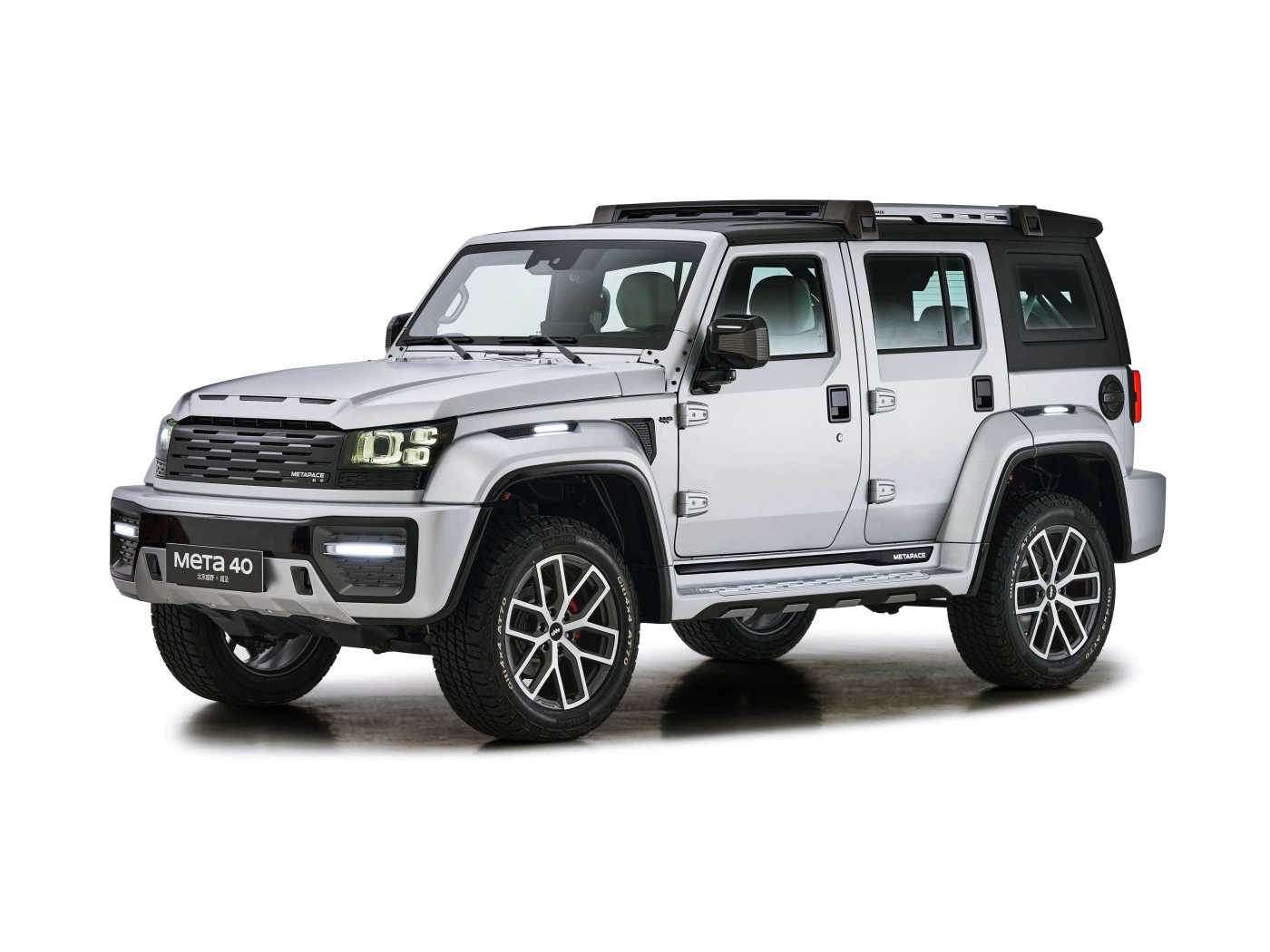 2024 Beijing Auto Bj40 5 places SUV 2.3t 4 roues Conduire à gauche sur voiture essence voitures