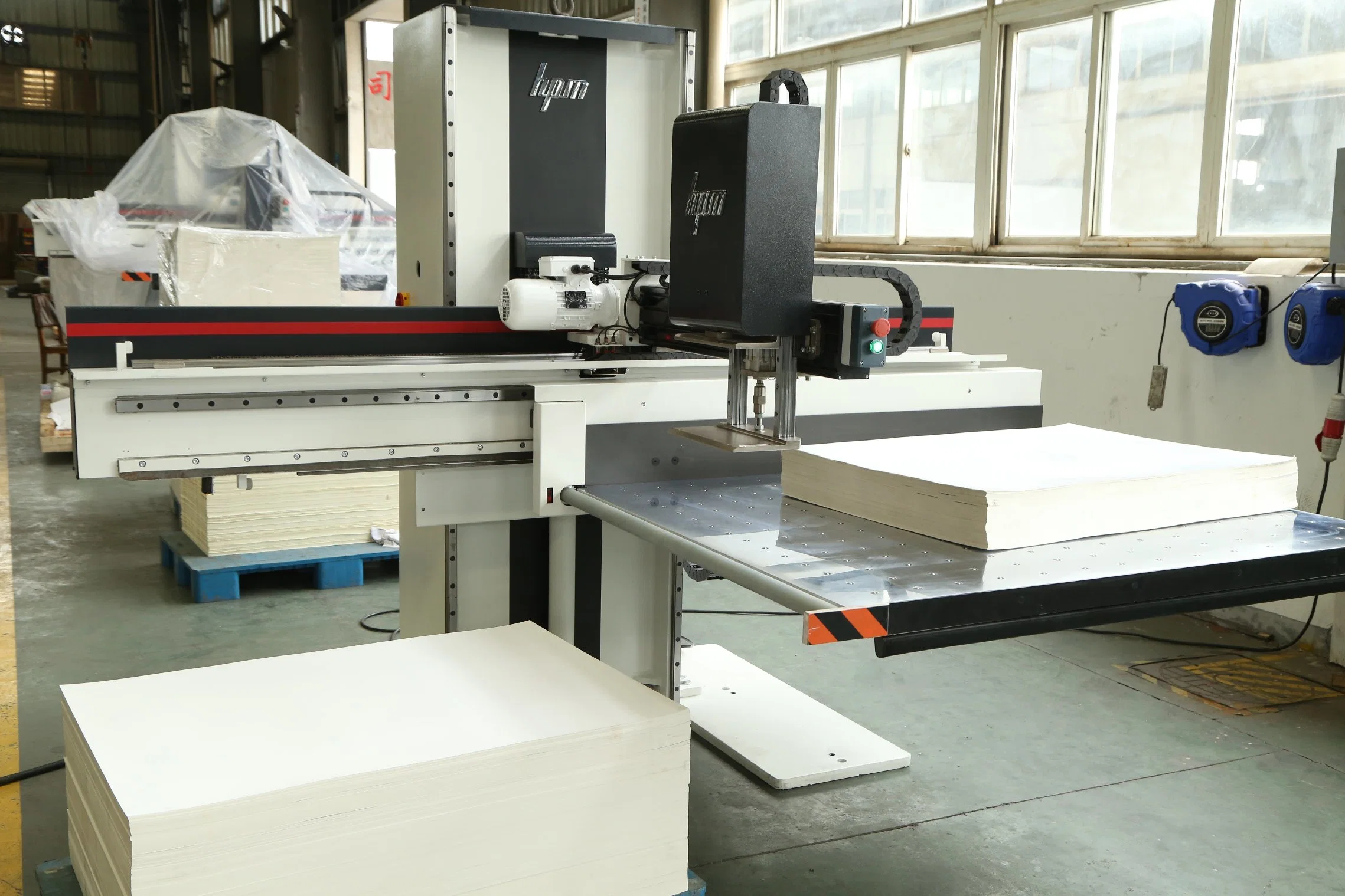 High Speed automatische Papierlader Power Loading Maschine für Papier Schneidsystem