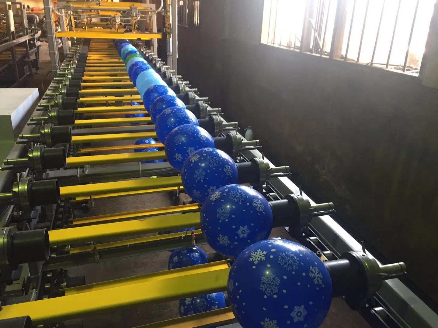 Máquina de impresión de pantallas del sistema automático de alimentación de globos de alta velocidad