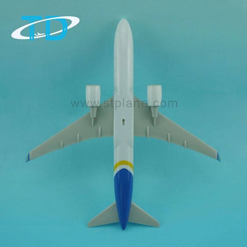 Boeing B767-300 Ukrainian Airlines 27cm 1 : Modèle 200 aéronefs d'affichage