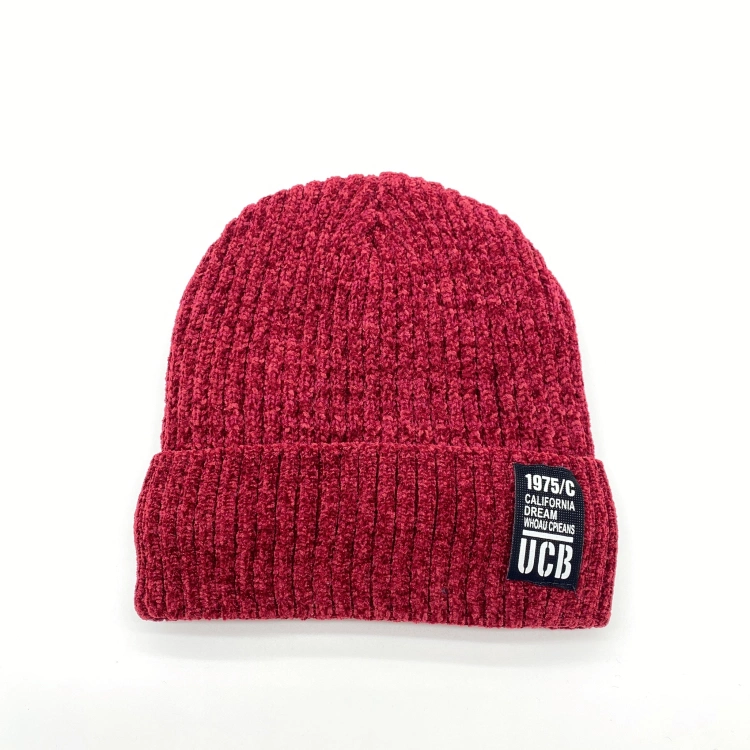 El invierno cálido rojo acrílico Cuffed Mayorista/Proveedor bordados tejidos de los hombres Beanie sombreros