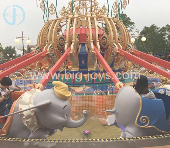 Crianças adoravam o jogo ao ar livre Dumbo Rides, passeios de elefante voador de diversão à venda.