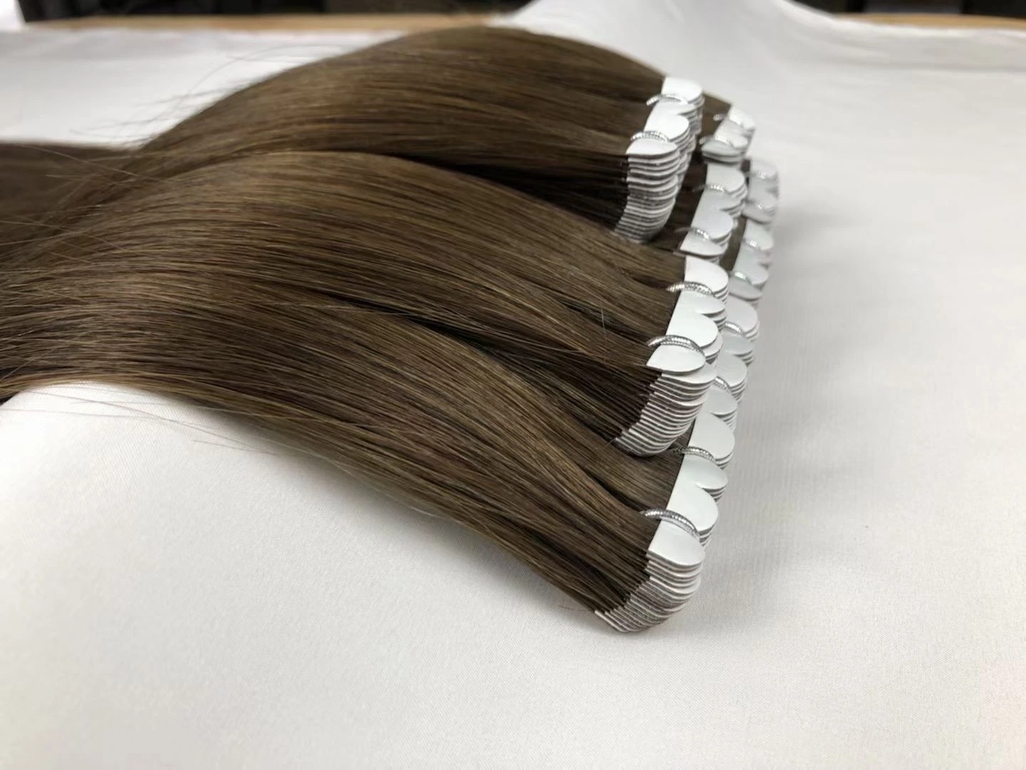 Salon Quality Virgin Double Drawn Remy Cuitlce Ash Blonde Ombre Tape in Human Hair Extension