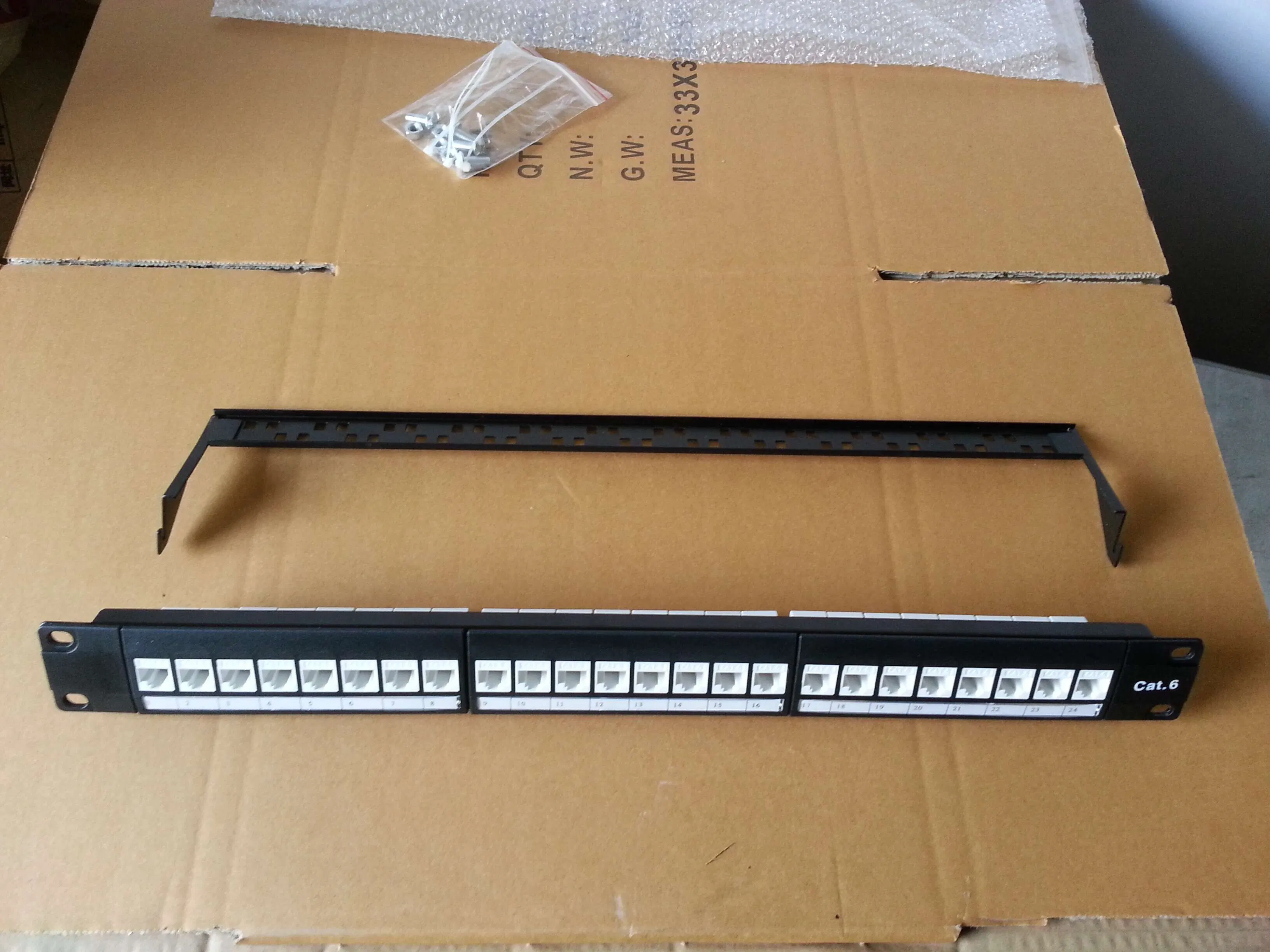 RJ45 AMP CAT6/Cat5e 24 Ports Patch Panel