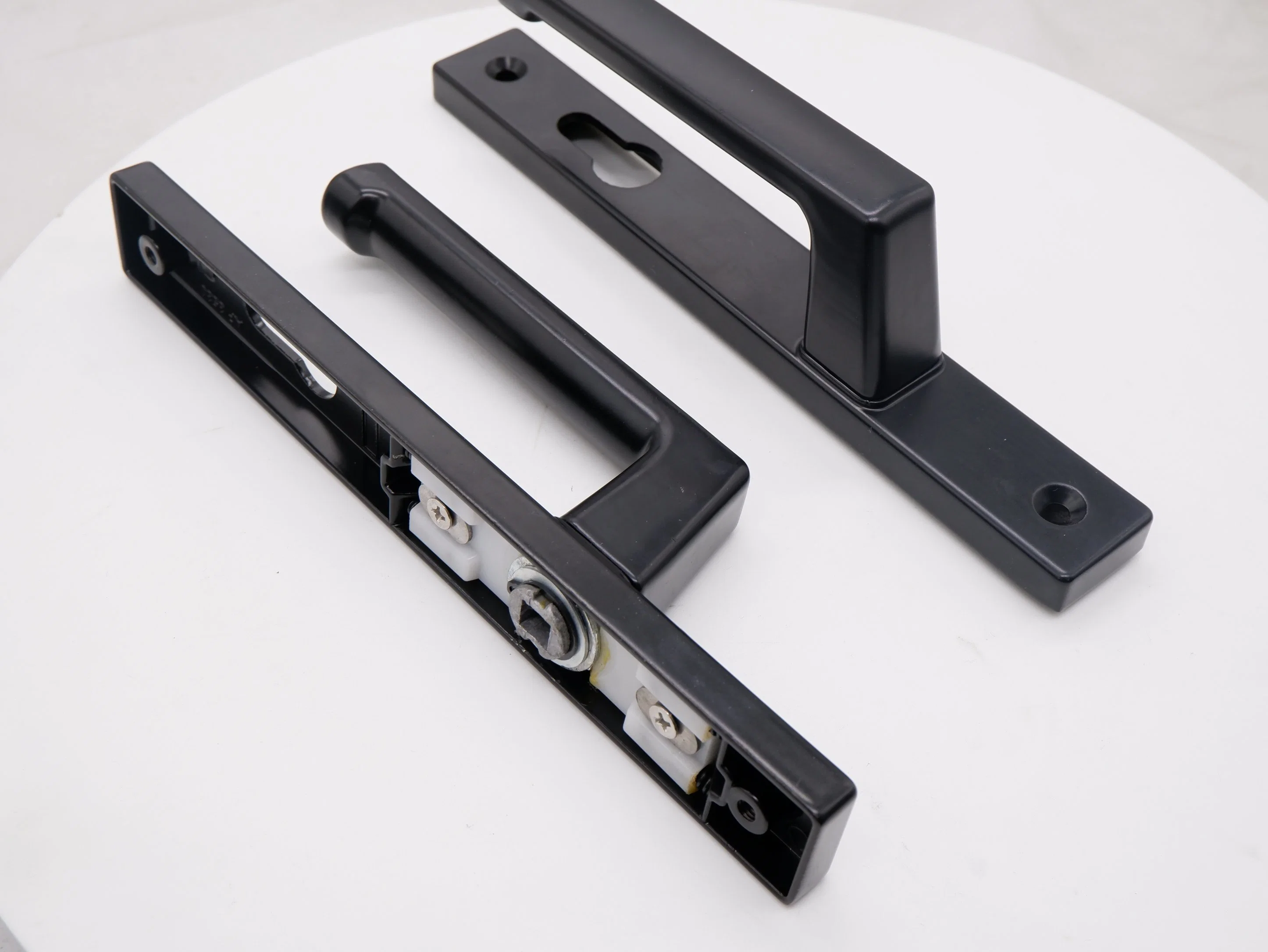 Unveil European Industrial Door Hardware: Combining Durability and Style in Locking Handles