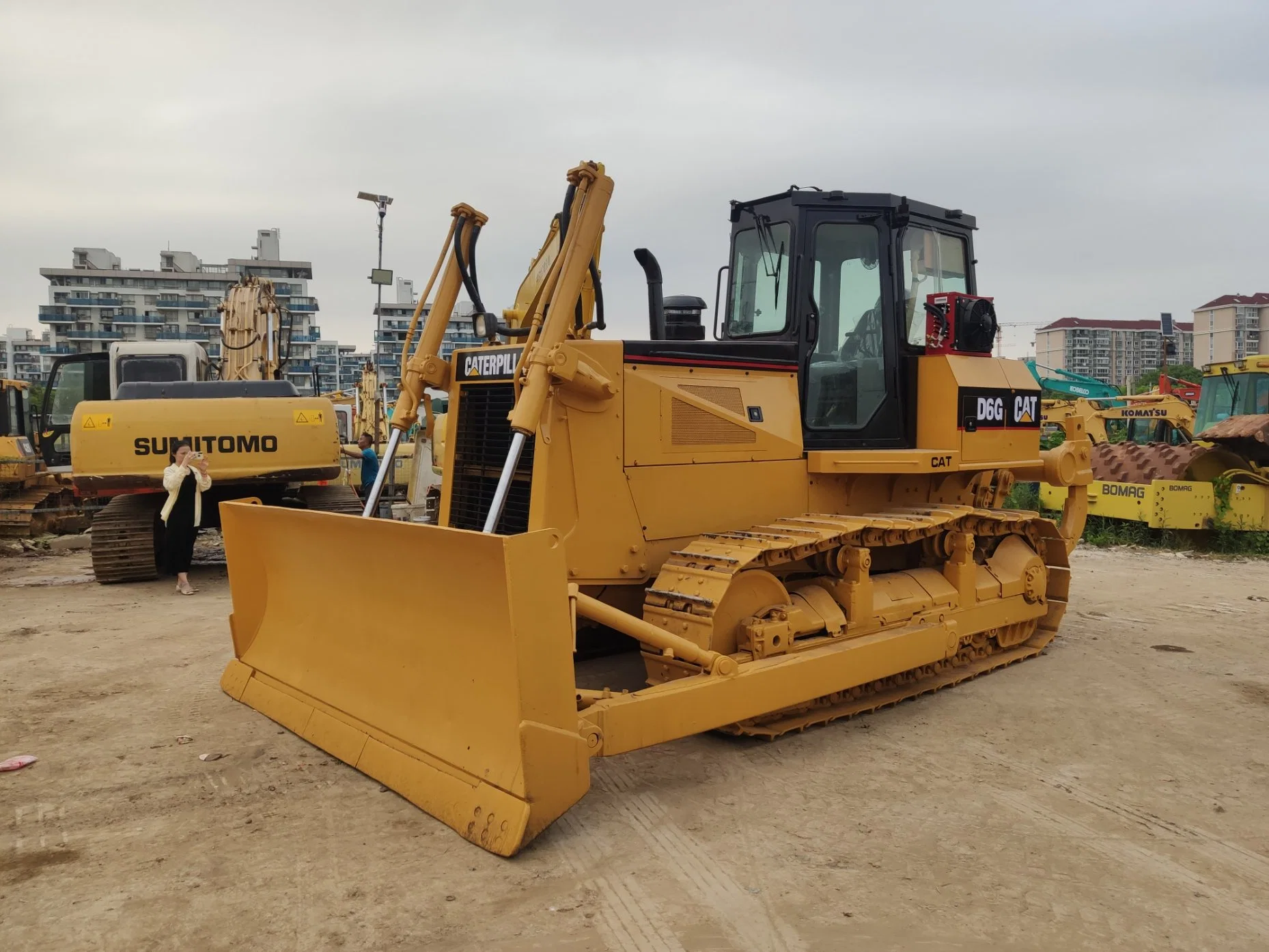 El tabaquismo bulldozer de oruga Cat D6g usa Seguimiento Original Bulldozer Caterpillar Tractor