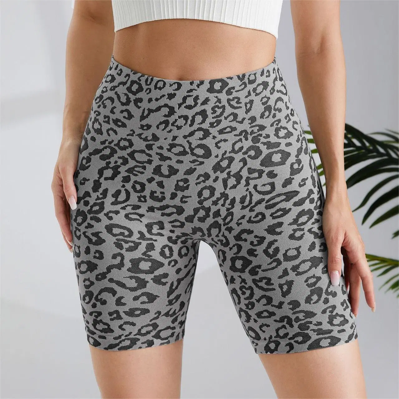 Gimnasio Fitness Yoga Wear Medias de cintura alta Leopard Scrunch Butt Pantalones cortos de yoga