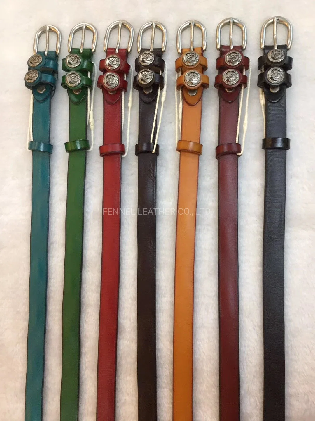 Fashion Lady Leather Belt with Button Conchos (E2665)