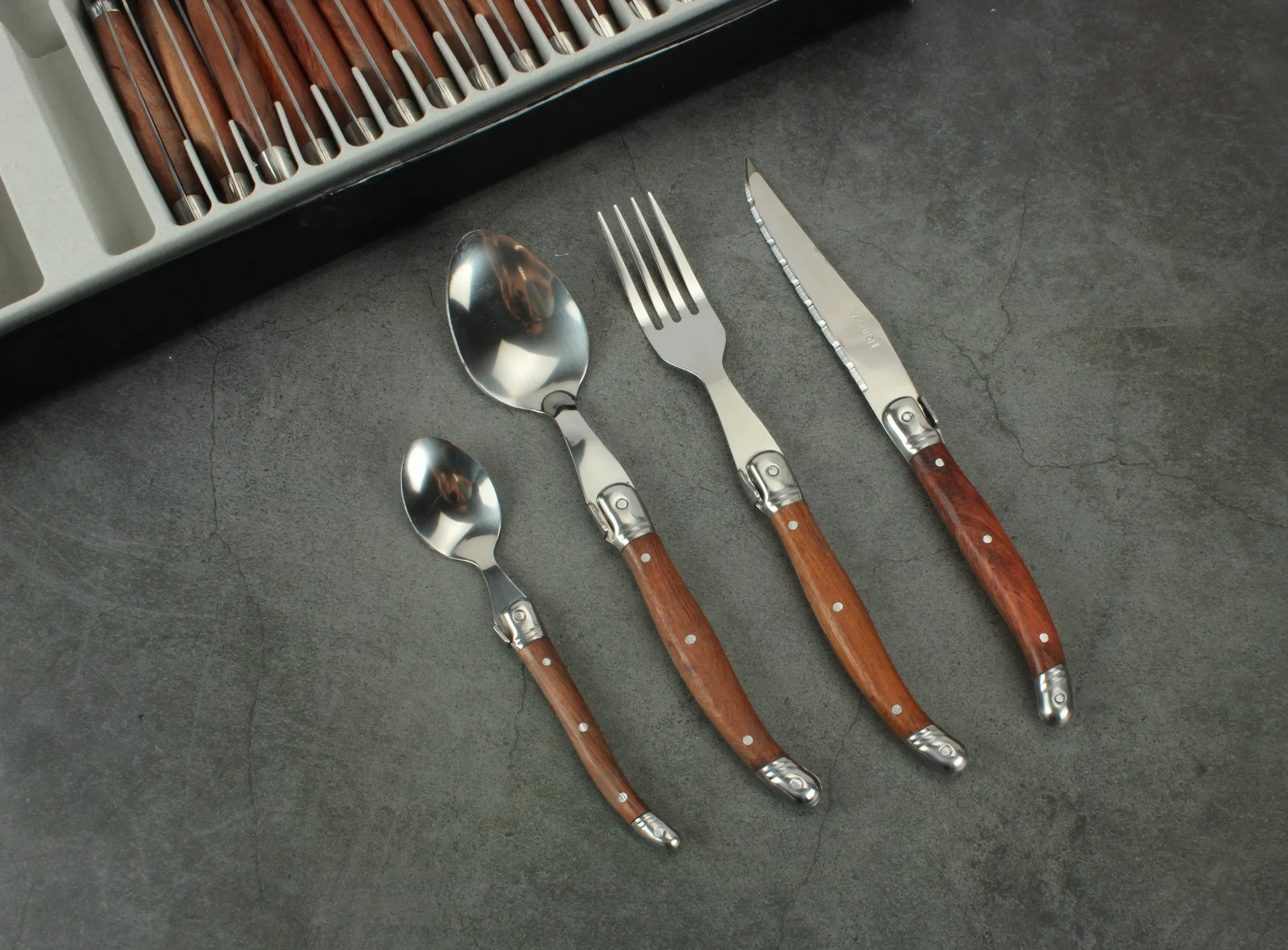 Wholesale/Supplier Rosewood Handle Laguiole Dinner Sets (SE-K327)