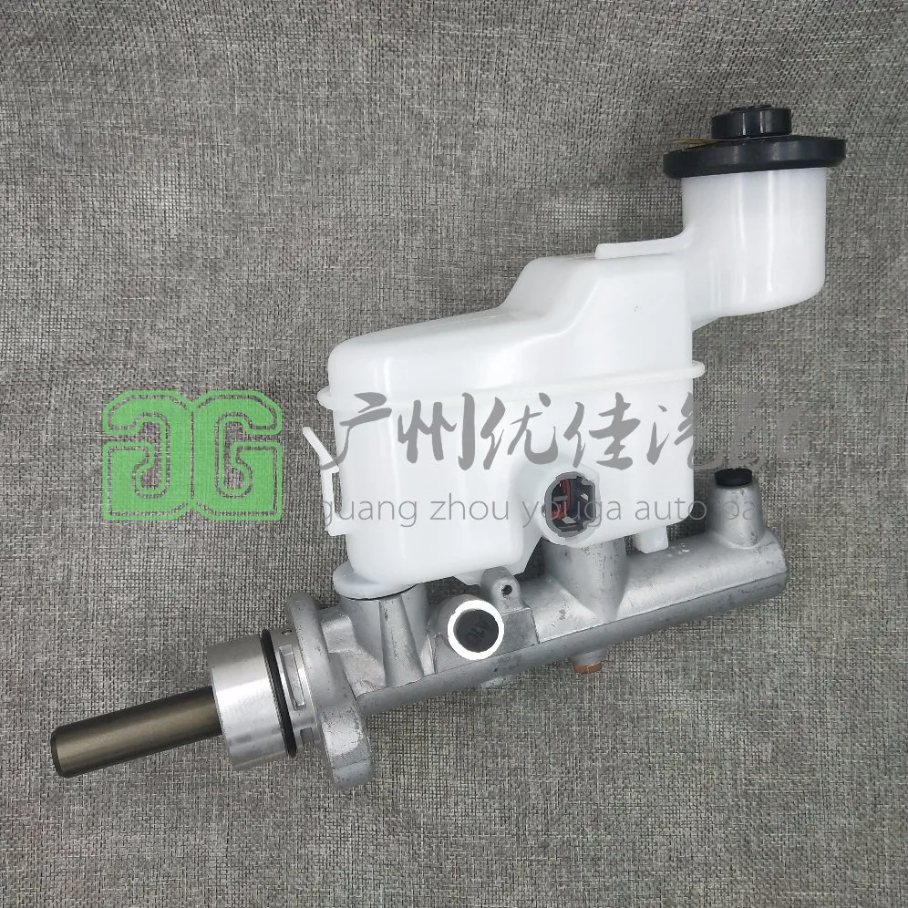 High-Quality 47201-0K040 for Toyota Hilux Vigo Auto Parts Brake Master Cylinder